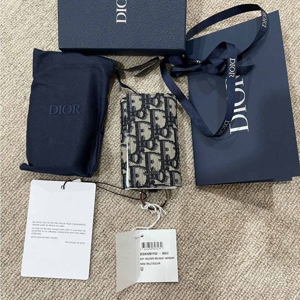 Dior BNIB Monogram Black and Cream Key Holder NWT full set. So useful. Unisex